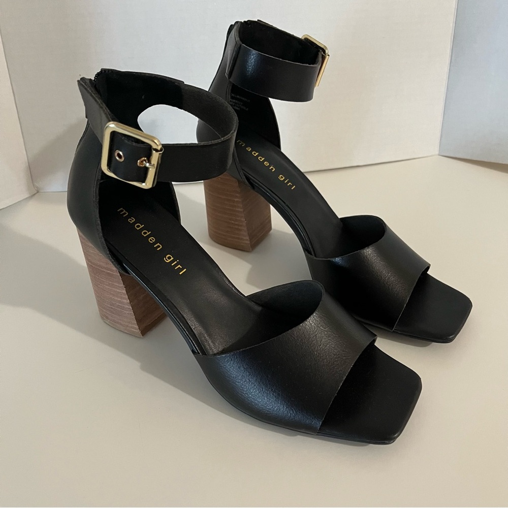 Madden Girl Black Chunky Heel Strappy Sandals Women’s size 10 New